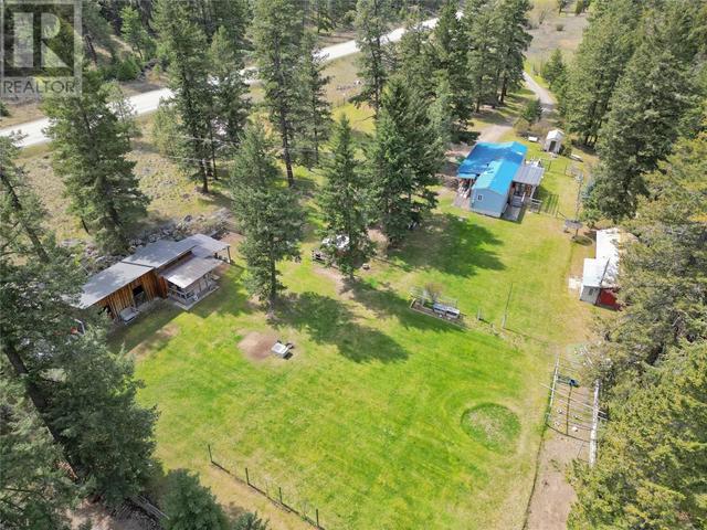 2446 Hwy 3, House other with 2 bedrooms, 2 bathrooms and null parking in Central Kootenay B BC | Image 9