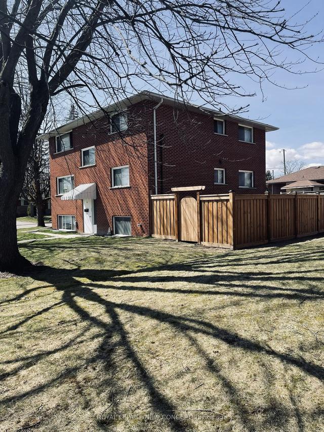 580 Digby Ave, House detached with 6 bedrooms, 3 bathrooms and 6 parking in Oshawa ON | Image 1
