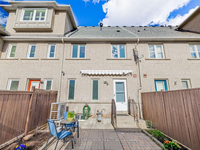 8 Baffin Crt, House attached with 3 bedrooms, 4 bathrooms and 3 parking in Richmond Hill ON | Image 26