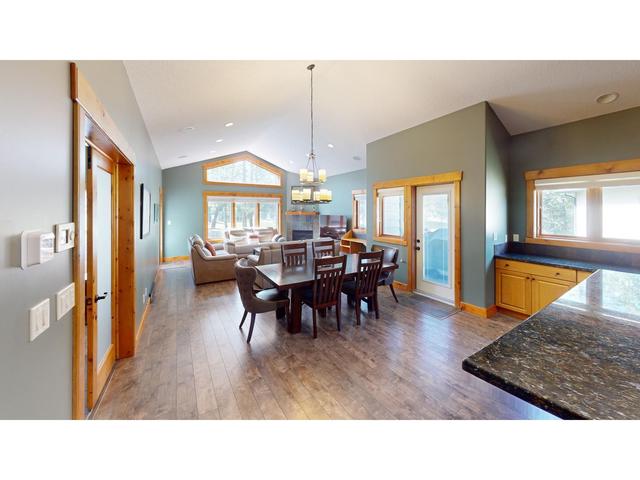 7309 Copperhorn Drive, House detached with 3 bedrooms, 2 bathrooms and null parking in Radium Hot Springs BC | Image 8