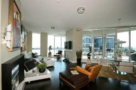 lph05 - 8 York St, Condo with 2 bedrooms, 3 bathrooms and 1 parking in Toronto ON | Image 3