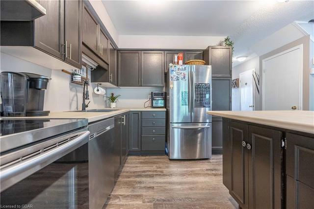 11 - 124 Gosling Gardens, House attached with 3 bedrooms, 2 bathrooms and 2 parking in Guelph ON | Image 8