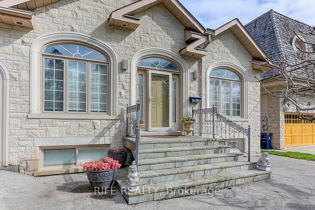 32 Grangemill Cres, House detached with 3 bedrooms, 4 bathrooms and 4 parking in Toronto ON | Image 12