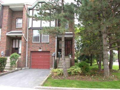 364 Simonston Blvd, Townhouse with 3 bedrooms, 3 bathrooms and null parking in Markham ON | Image 1