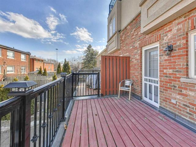 523b Royal York Rd, House attached with 3 bedrooms, 4 bathrooms and 2 parking in Toronto ON | Image 5