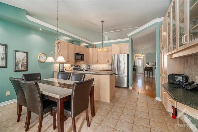 62 Sable Run Drive, Townhouse with 3 bedrooms, 3 bathrooms and 6 parking in Ottawa ON | Image 8
