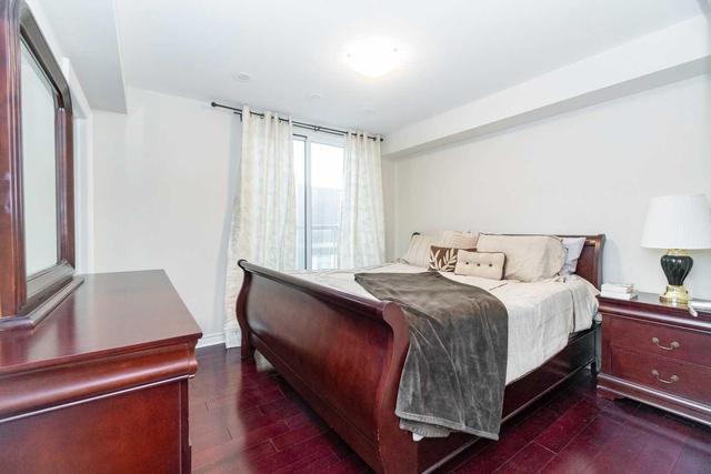 74 - 23 Applewood Lane, Townhouse with 3 bedrooms, 3 bathrooms and 1 parking in Toronto ON | Image 13