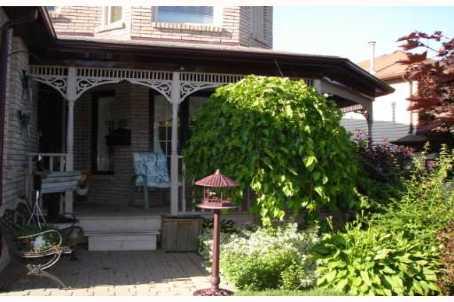 114 Browning Tr, House detached with 3 bedrooms, 3 bathrooms and 4 parking in Barrie ON | Image 2
