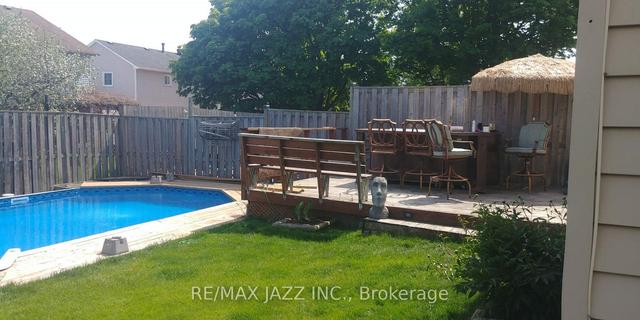 60 Brooksbank Cres, House detached with 2 bedrooms, 2 bathrooms and 3 parking in Ajax ON | Image 6