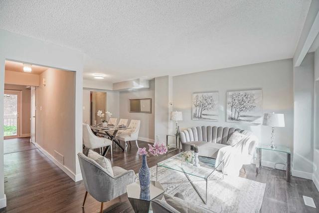 6 - 82 Castlebury Cres, Townhouse with 4 bedrooms, 2 bathrooms and 2 parking in Toronto ON | Image 13