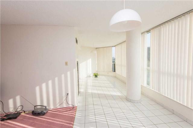 814 - 5 Rowntree Rd, Condo with 2 bedrooms, 2 bathrooms and 2 parking in Toronto ON | Image 7