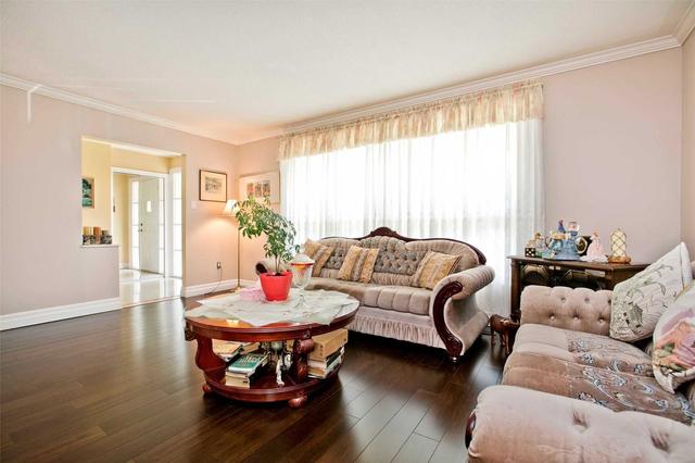 54 Jade St, House detached with 3 bedrooms, 2 bathrooms and 4 parking in Toronto ON | Image 5