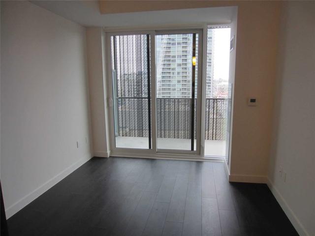 1001 - 8 Eglinton Ave E, Condo with 1 bedrooms, 2 bathrooms and 1 parking in Toronto ON | Image 7