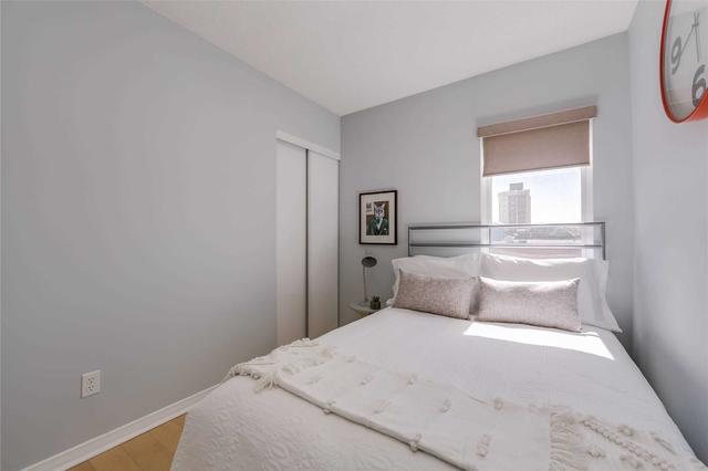 201 - 1 Ruttan St, Townhouse with 2 bedrooms, 2 bathrooms and 1 parking in Toronto ON | Image 3