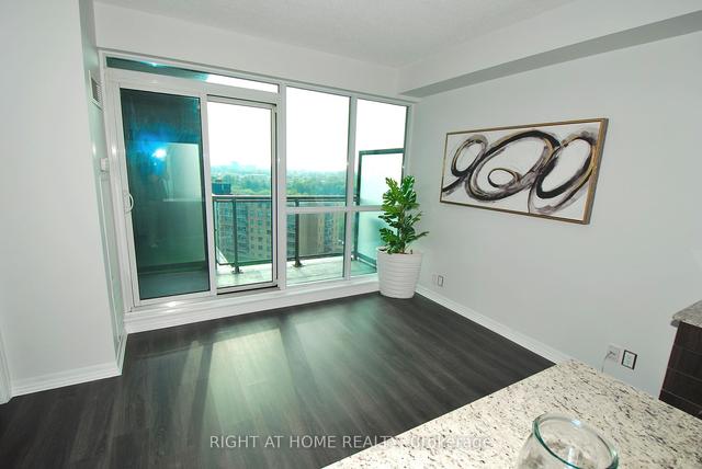1201 - 80 Esther Lorrie Dr, Condo with 1 bedrooms, 1 bathrooms and 1 parking in Toronto ON | Image 2