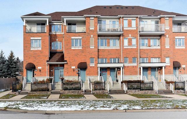 95 Silverwood Ave, Townhouse with 3 bedrooms, 2 bathrooms and 2 parking in Richmond Hill ON | Image 1