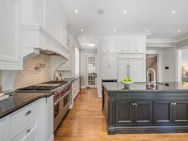 165 Dinnick Cres, House detached with 4 bedrooms, 6 bathrooms and 6 parking in Toronto ON | Image 4
