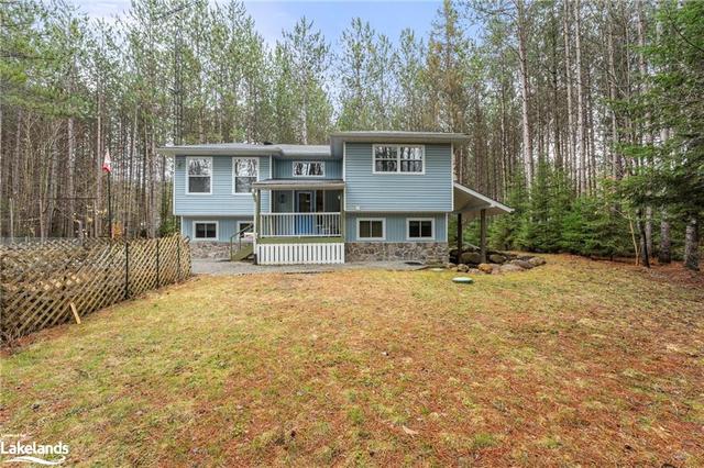 1673 Barry Line Road, House detached with 3 bedrooms, 2 bathrooms and 6 parking in Algonquin Highlands ON | Image 1
