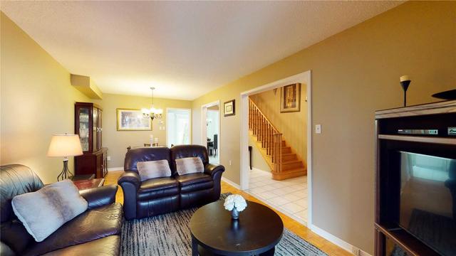 54 Tumbleweed Crt, House attached with 3 bedrooms, 3 bathrooms and 5 parking in Vaughan ON | Image 28