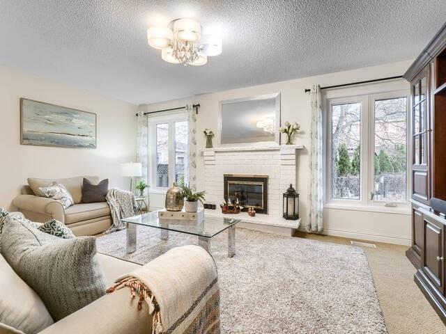 3301 Trelawny Circ, House detached with 4 bedrooms, 4 bathrooms and 6 parking in Mississauga ON | Image 3