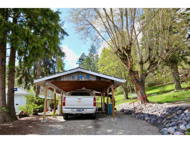 507 33rd Avenue N, House detached with 3 bedrooms, 3 bathrooms and null parking in Central Kootenay B BC | Image 3
