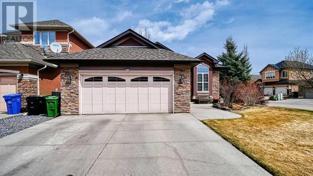 39 Panatella Crescent Nw, House detached with 4 bedrooms, 2 bathrooms and 4 parking in Calgary AB | Image 1