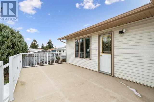 706 Royal Drive, House detached with 4 bedrooms, 2 bathrooms and 4 parking in Trochu AB | Image 34