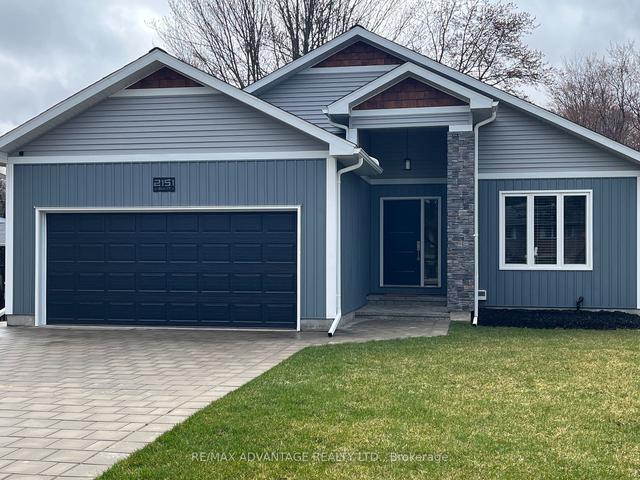 2151 Queen St E, House detached with 3 bedrooms, 3 bathrooms and 6 parking in Sault Ste. Marie ON | Image 1