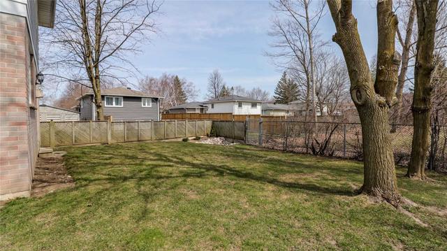 31 Jeffrey St, House detached with 3 bedrooms, 2 bathrooms and 3 parking in Barrie ON | Image 29