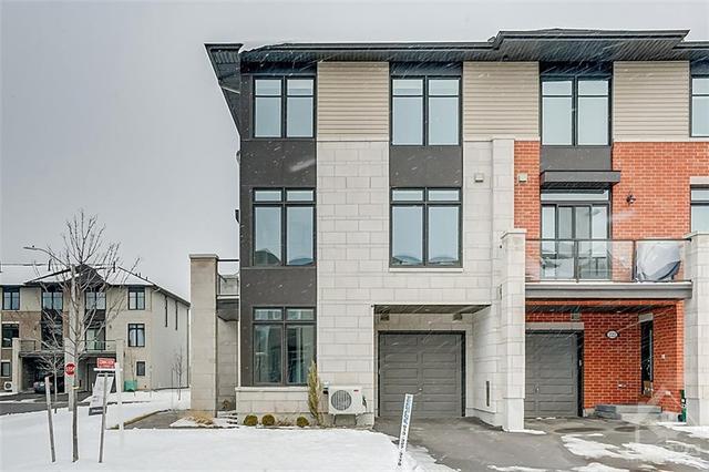 224 Hawkmere Way, Townhouse with 2 bedrooms, 3 bathrooms and 2 parking in Ottawa ON | Image 1