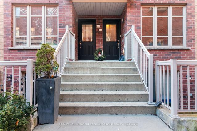 239 - 21 Ruttan St, Townhouse with 4 bedrooms, 2 bathrooms and 1 parking in Toronto ON | Image 11