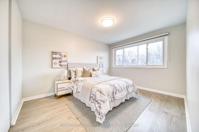53 Baltray Cres, House semidetached with 3 bedrooms, 3 bathrooms and 4 parking in Toronto ON | Image 9