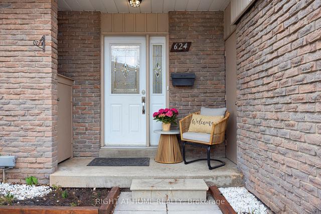 624 Forestwood Cres, Townhouse with 4 bedrooms, 2 bathrooms and 2 parking in Burlington ON | Image 23