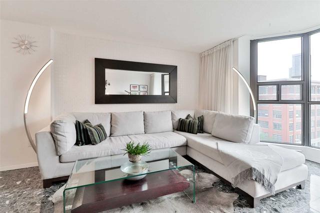 603 - 188 Spadina Ave, Condo with 3 bedrooms, 2 bathrooms and 1 parking in Toronto ON | Image 2
