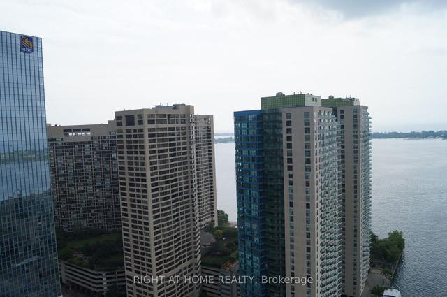 3502 - 8 York St, Condo with 2 bedrooms, 2 bathrooms and 1 parking in Toronto ON | Image 14
