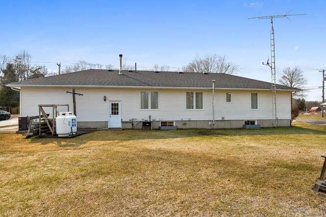 8375 County Rd 15 Road, House detached with 3 bedrooms, 2 bathrooms and 6 parking in Augusta ON | Image 26
