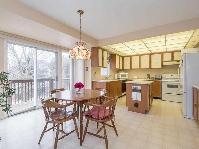 19 Esker Dr, House detached with 4 bedrooms, 3 bathrooms and 2 parking in Brampton ON | Image 6