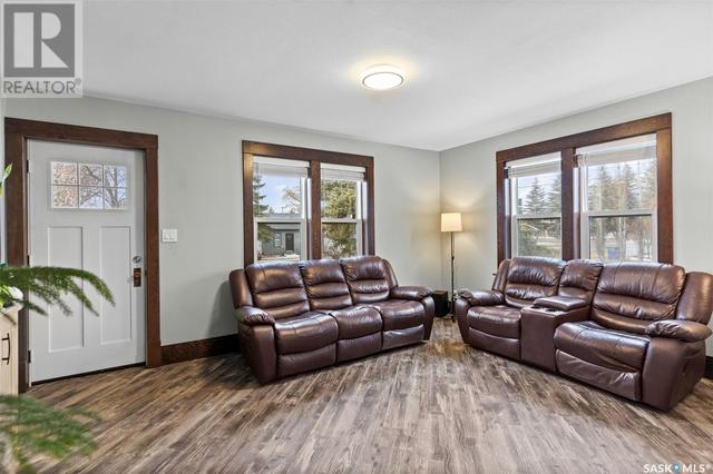 502 5th Avenue, House detached with 4 bedrooms, 2 bathrooms and null parking in Cudworth SK | Image 3