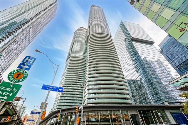 2910 - 12 York St, Condo with 2 bedrooms, 2 bathrooms and 1 parking in Toronto ON | Image 1