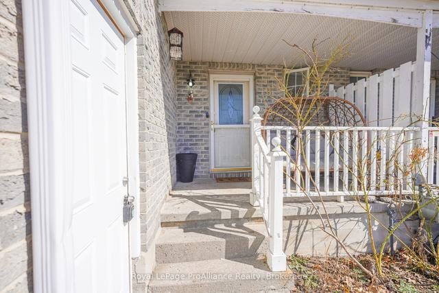 790 Littlestone Cres, House attached with 3 bedrooms, 2 bathrooms and 3 parking in Kingston ON | Image 23