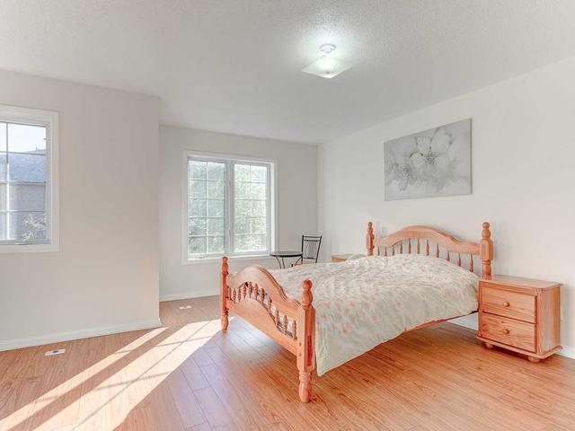 unit 8 - 4 Cox Blvd, Townhouse with 3 bedrooms, 3 bathrooms and 2 parking in Markham ON | Image 11