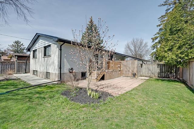 376 Duncombe Dr, House detached with 3 bedrooms, 2 bathrooms and 5 parking in Burlington ON | Image 28