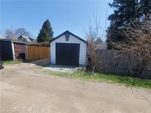 42 East 21st St, House detached with 2 bedrooms, 1 bathrooms and 2 parking in Hamilton ON | Image 33