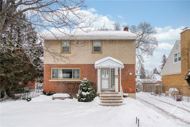 1352 Woodward Avenue, House detached with 3 bedrooms, 1 bathrooms and 4 parking in Ottawa ON | Image 1