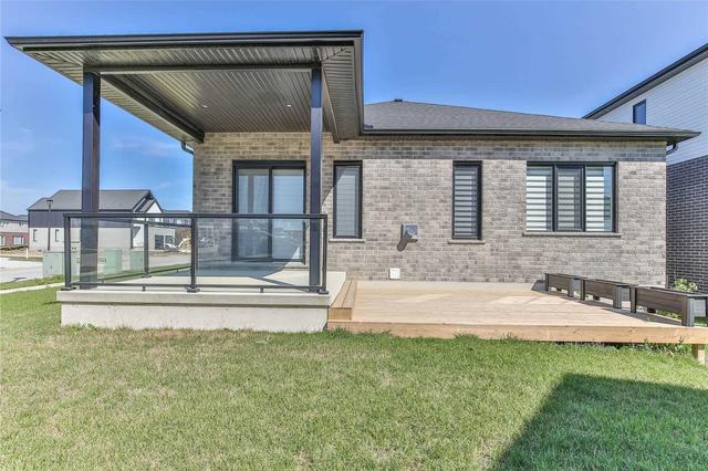 2587 Bridgehaven Dr, House detached with 2 bedrooms, 4 bathrooms and 4 parking in London ON | Image 33