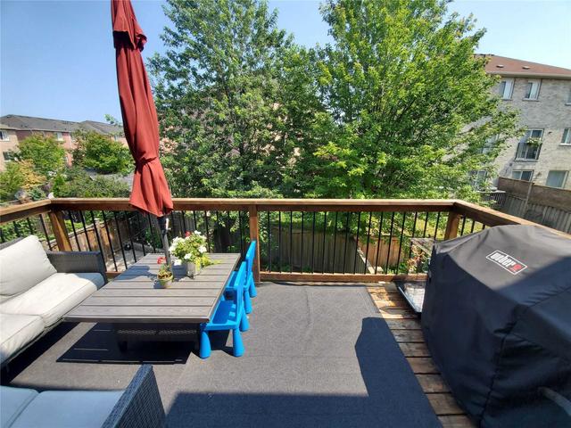 39 Oates Dr, House attached with 3 bedrooms, 3 bathrooms and 2 parking in Toronto ON | Image 5