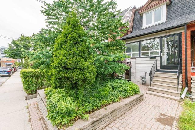 upper - 20 Golden Ave, House semidetached with 3 bedrooms, 1 bathrooms and 2 parking in Toronto ON | Image 1