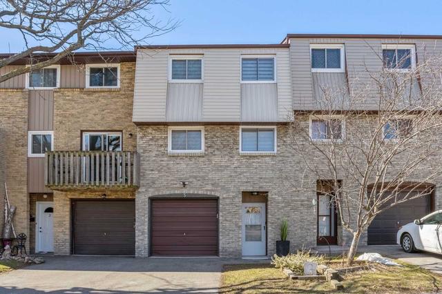 3 - 985 Limeridge Rd E, Townhouse with 3 bedrooms, 2 bathrooms and 2 parking in Hamilton ON | Image 1