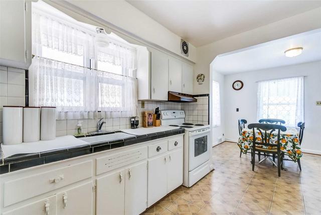 77 Marlee Ave, House detached with 3 bedrooms, 2 bathrooms and 4 parking in Toronto ON | Image 23