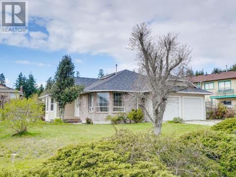 6911 Abbotsford Street, House detached with 3 bedrooms, 2 bathrooms and null parking in Powell River BC | Card Image